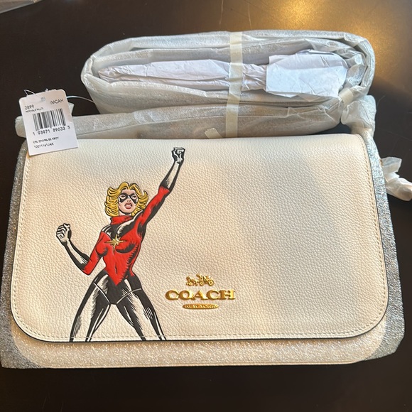 Coach 2899 Marvel Jess Messenger Bag with Carol Danvers - Picture 1 of 4